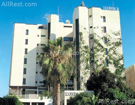 Londa Beach Hotel